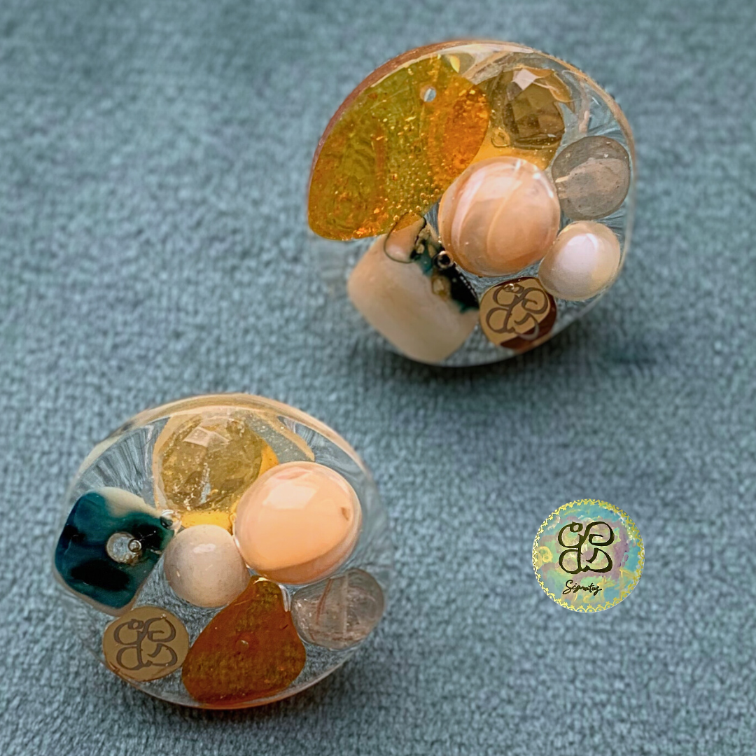 Frozen Pebbles (Pierced earrings)