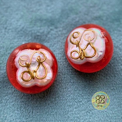 Signatas Button scarlet (Ear clips)